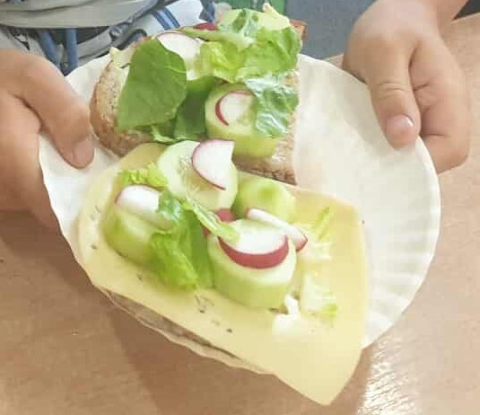 Pyszne kanapki w klasie 1a
