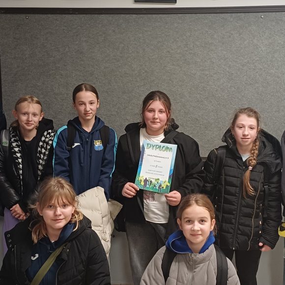 Zawody w halowej piłce nożnej dziewcząt w kategorii Igrzysk Dzieci