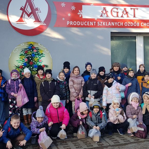 W Fabryce Bombek Choinkowych