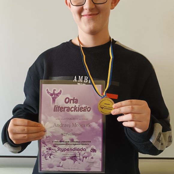 SUKCES W POLONISTYCZNEJ STYPENDIADZIE